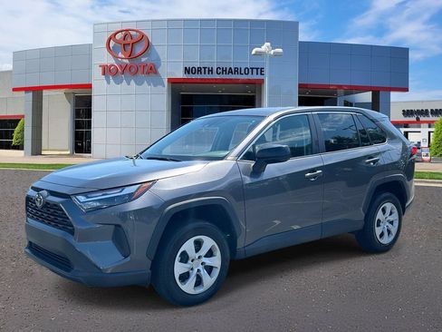 Used 2024 Toyota RAV4 LE FWD image 4