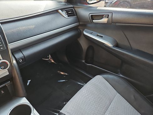 Used 2012 Toyota Camry SE image 22