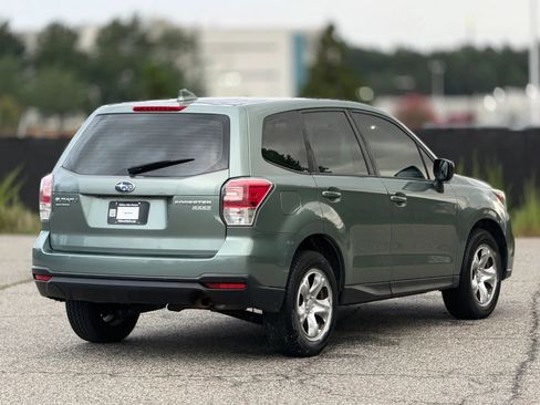 Used 2017 Subaru Forester 2.5i AWD/4WD image 9