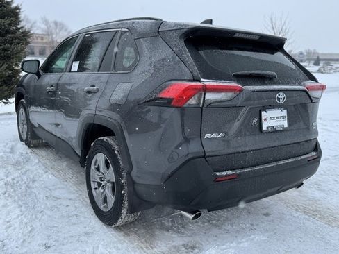 Used 2025 Toyota RAV4 XLE image 40