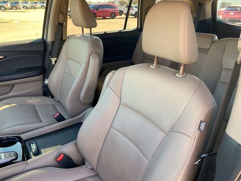 Used 2017 Honda Pilot Touring image 13