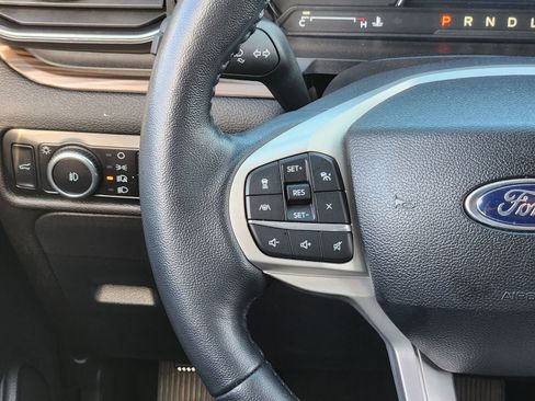 Used 2023 Ford Explorer Limited image 31