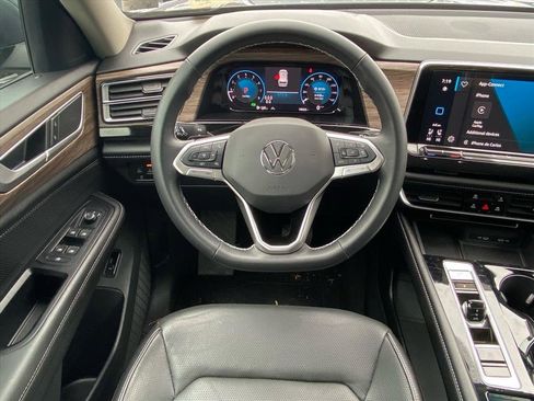 Certified 2024 Volkswagen Atlas SEL image 4
