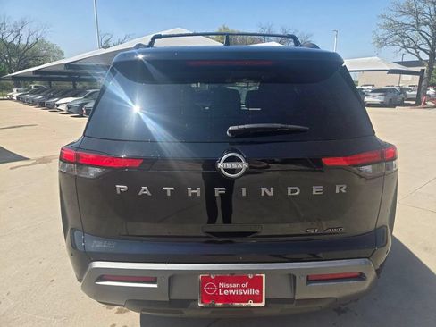 New 2026 Nissan Pathfinder SL FWD image 4