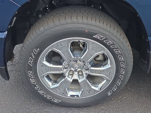 Used 2023 RAM 1500 Big Horn AWD/4WD image 9