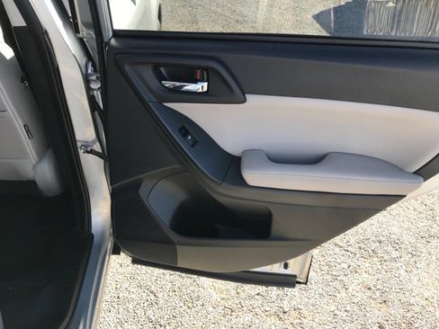 Used 2014 Subaru Forester 2.5i Limited image 14