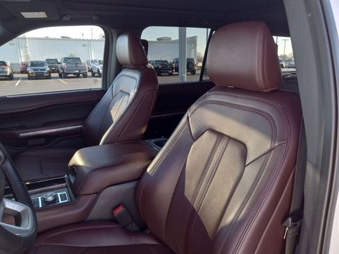 Used 2024 Ford Expedition Limited image 13