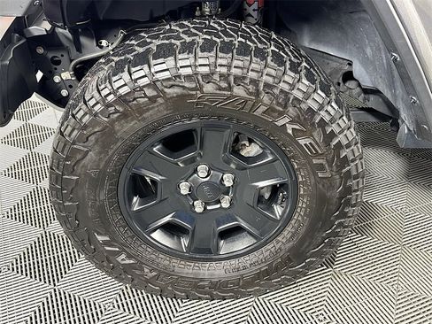 Used 2023 Jeep Gladiator Mojave w/ Cold Weather Group image 32