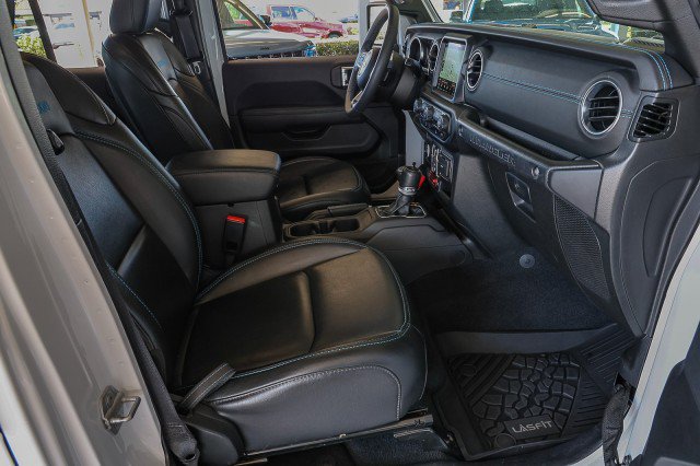 Used 2023 Jeep Wrangler Unlimited Rubicon 4xe AWD/4WD image 34