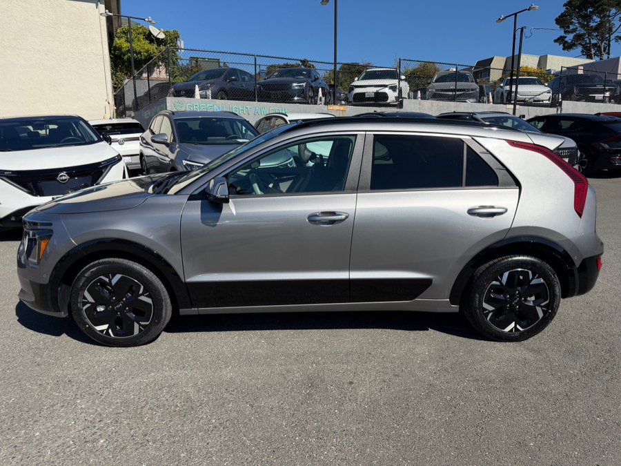 Used 2023 Kia Niro Wave w/ Wave Preserve Package FWD image 8