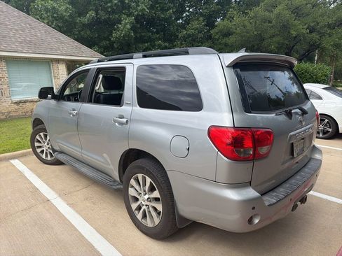 Used 2011 Toyota Sequoia SR5 RWD image 11
