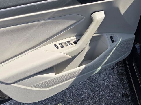 Used 2021 Volkswagen Jetta S w/ Driver Assistance Package image 11