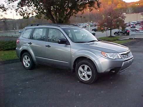 Used 2011 Subaru Forester 2.5X image 3