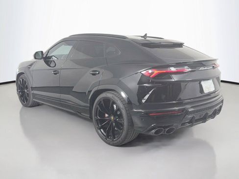 Used 2022 Lamborghini Urus AWD/4WD image 3