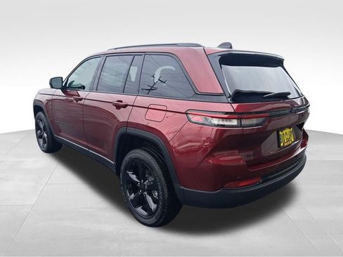New 2025 Jeep Grand Cherokee Altitude AWD/4WD image 3