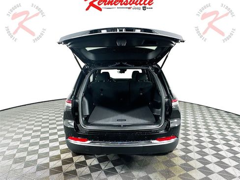 New 2025 Jeep Grand Cherokee Laredo X image 16