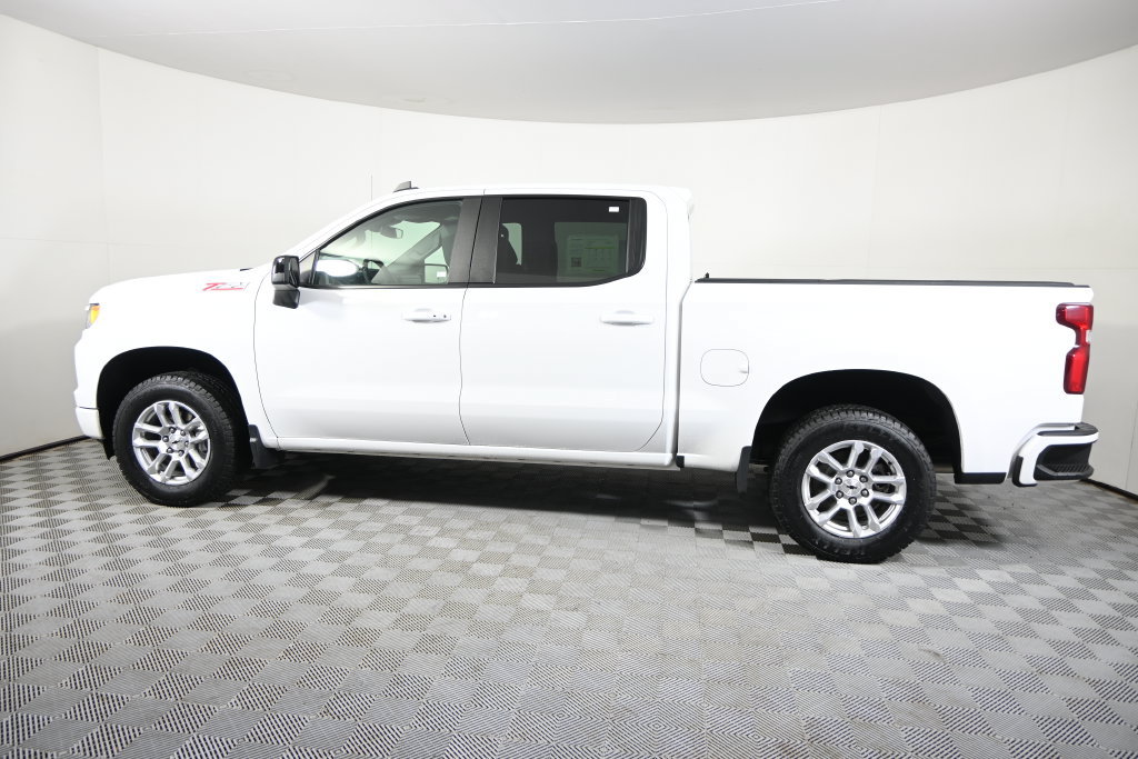 Used 2024 Chevrolet Silverado 1500 RST AWD/4WD image 3