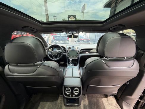 Used 2020 Bentley Bentayga AWD/4WD image 58