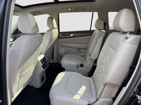 New 2026 Volkswagen Atlas SE image 10