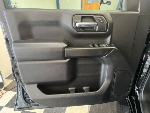 Used 2019 Chevrolet Silverado 1500 Custom w/ Custom Value Package AWD/4WD image 31