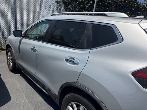 Used 2019 Nissan Rogue S w/ Special Edition Package FWD image 3