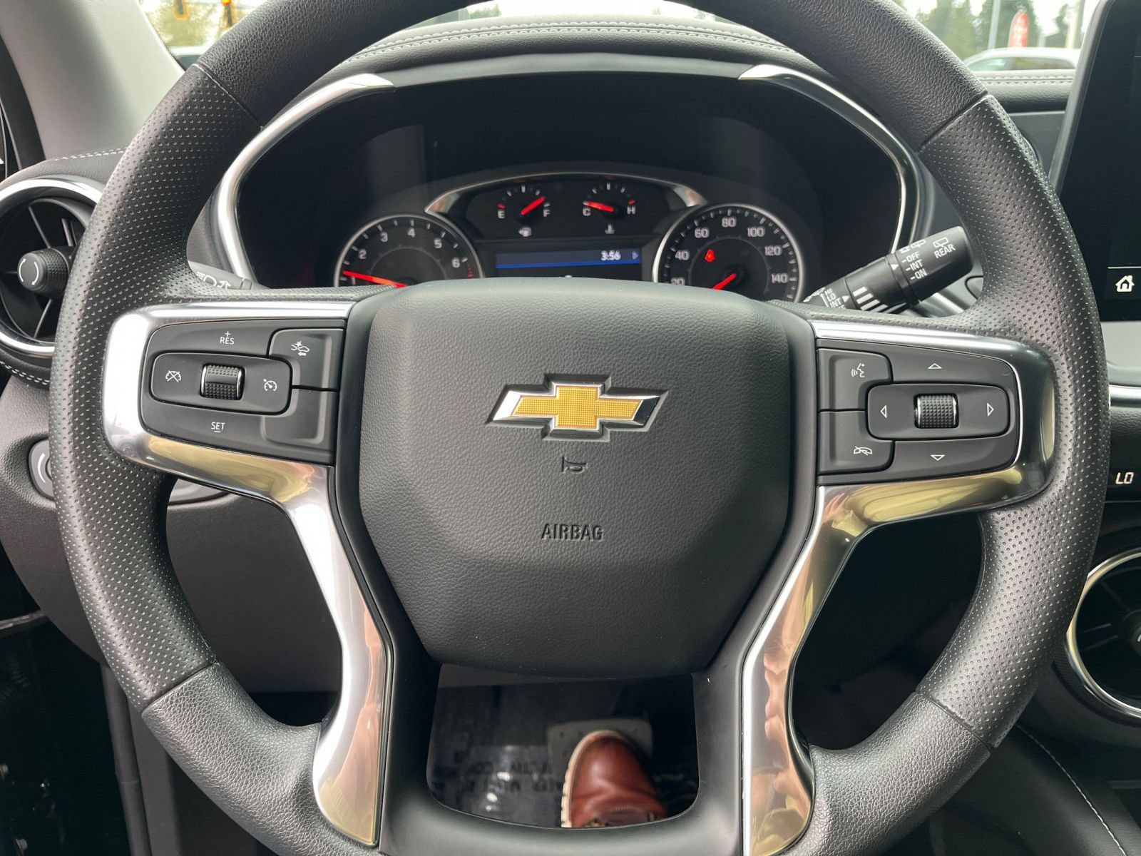 Used 2025 Chevrolet Blazer LT FWD image 28