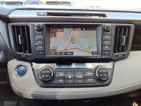 Used 2018 Toyota RAV4 Limited image 11