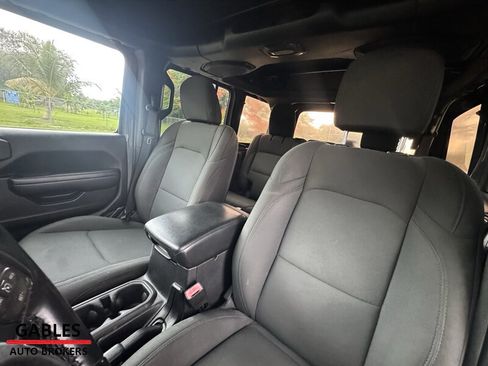 Used 2019 Jeep Wrangler Unlimited Sport S AWD/4WD image 35