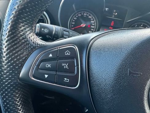 Used 2019 Mercedes-Benz GLC 300 4MATIC image 21