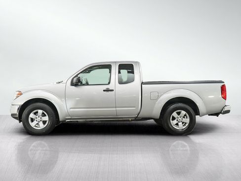 Used 2009 Nissan Frontier SE RWD image 2