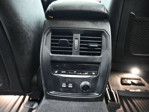 Used 2020 BMW 330i xDrive Sedan w/ Premium Package AWD/4WD image 34