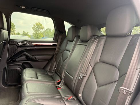 Used 2018 Porsche Cayenne AWD/4WD image 29