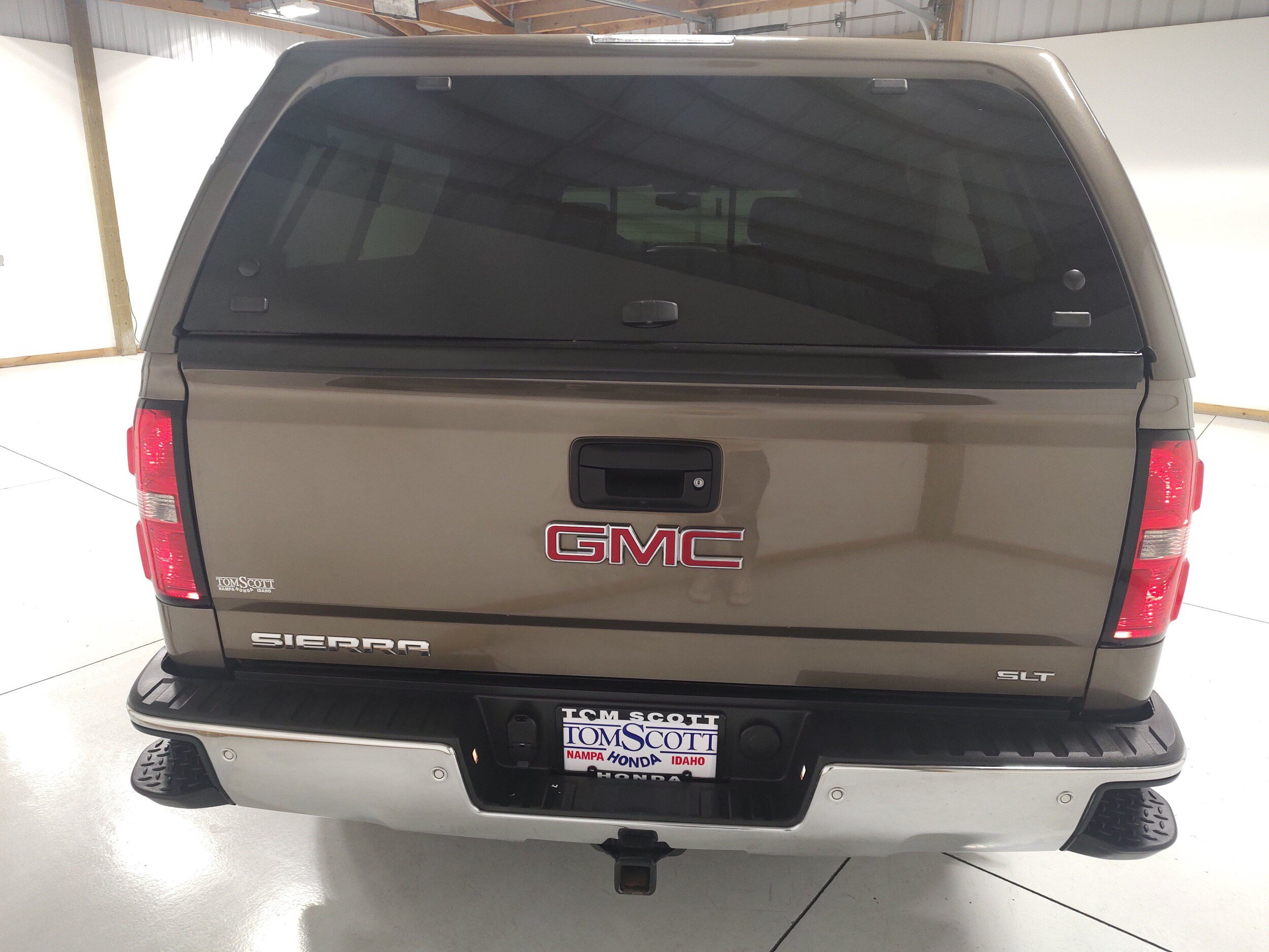 Used 2014 GMC Sierra 1500 SLT w/ SLT Crew Cab Value Package AWD/4WD image 11