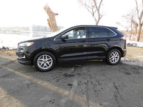 Used 2023 Ford Edge SEL image 3