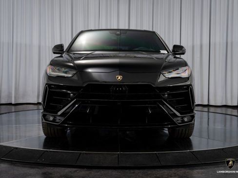 Used 2024 Lamborghini Urus S image 3