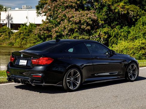 Used 2015 BMW M4 Coupe image 3