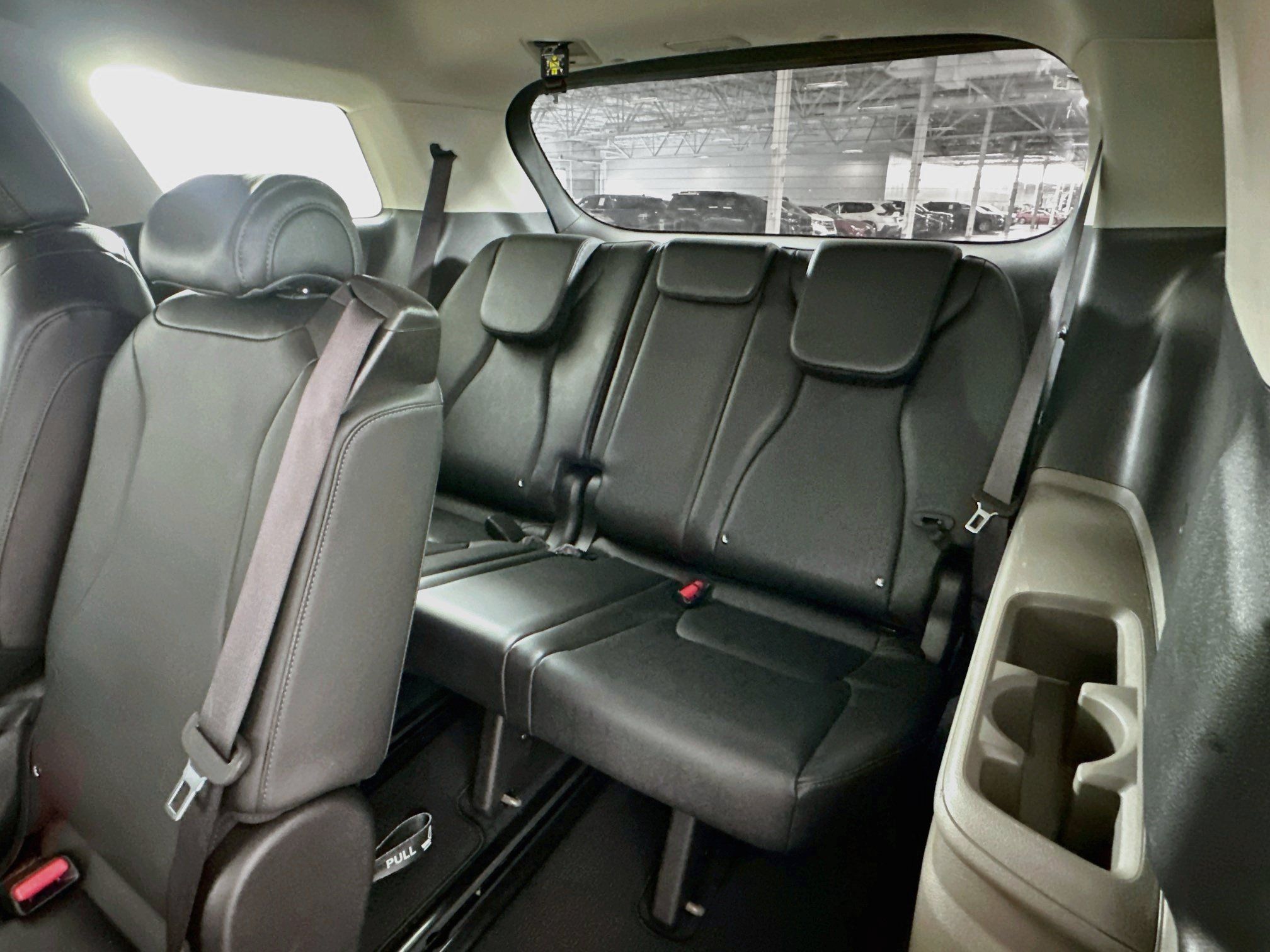 Used 2025 Kia Carnival FWD image 30