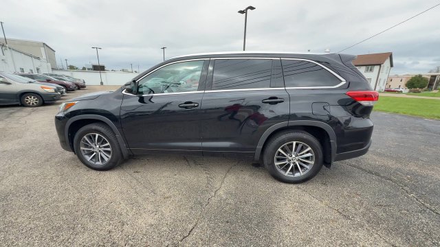 Used 2017 Toyota Highlander XLE AWD/4WD image 5