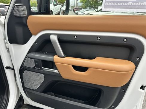 Used 2024 Land Rover Defender 130 X-Dynamic SE AWD/4WD image 36
