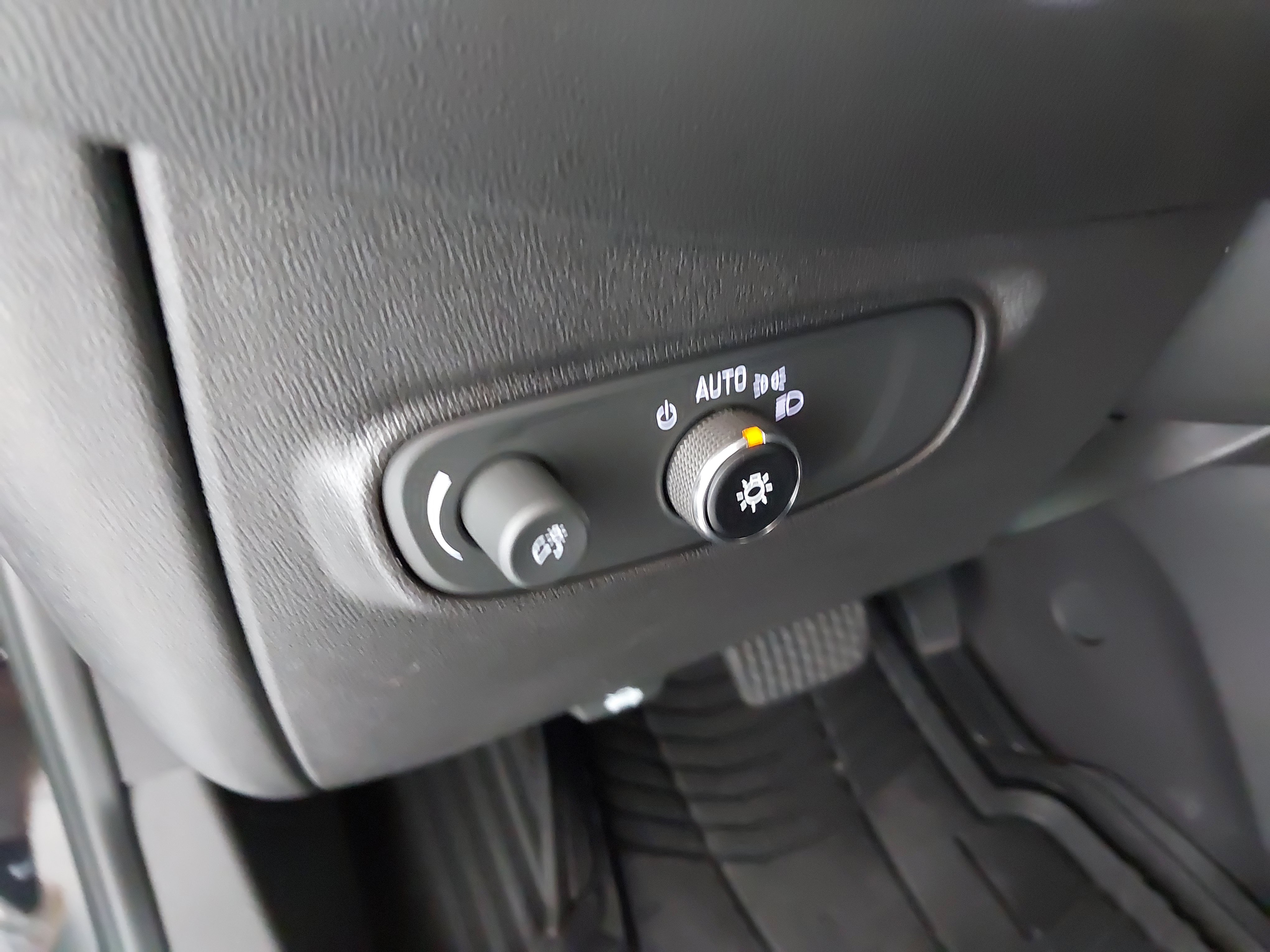 Used 2019 Chevrolet Equinox LT FWD image 23