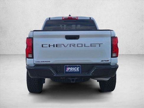 Used 2025 Chevrolet Colorado ZR2 w/ Technology Package AWD/4WD image 6