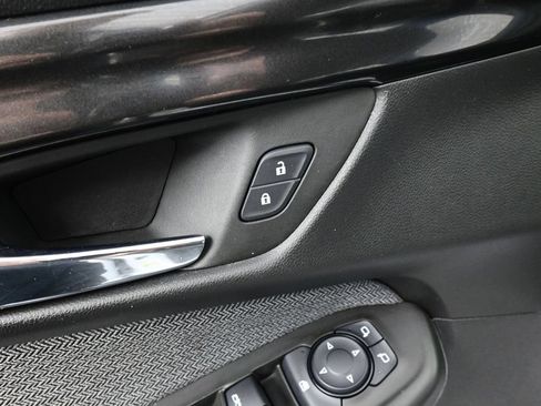 Used 2025 Chevrolet TrailBlazer LT AWD/4WD image 28