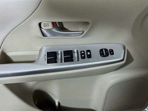 Used 2012 Toyota Prius V Five image 15