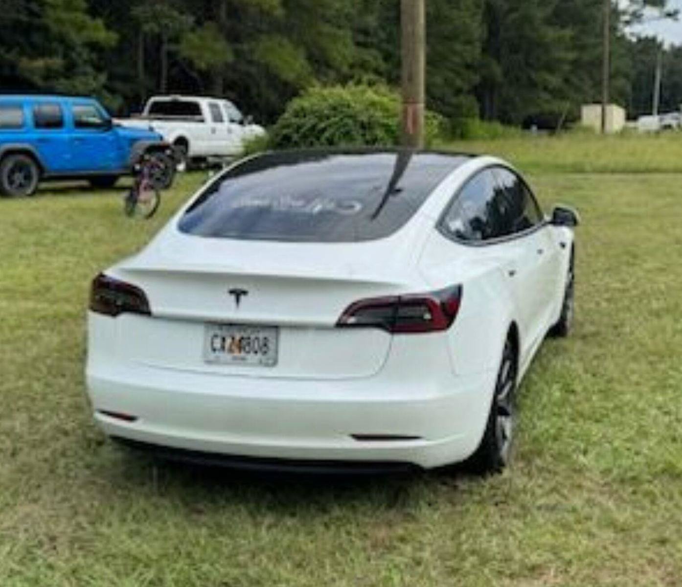 Used 2023 Tesla Model 3 Standard Range RWD image 2