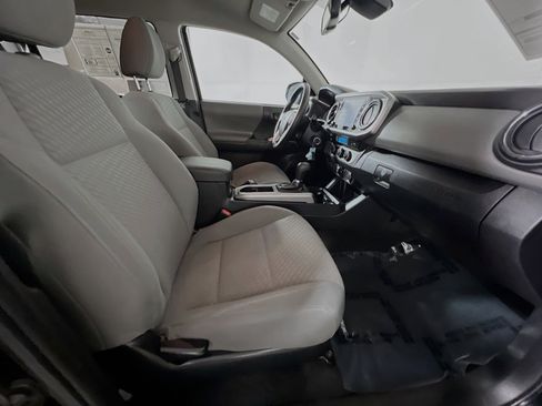 Used 2022 Toyota Tacoma SR5 w/ Technology Package RWD image 30