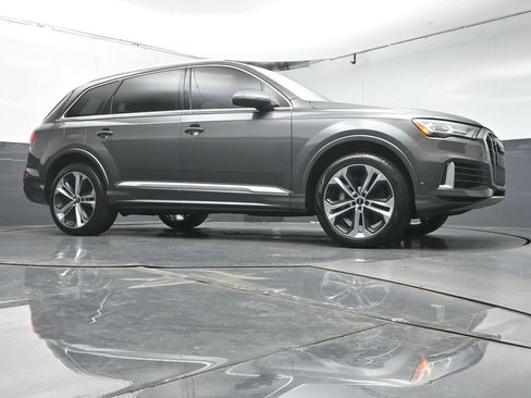 Used 2022 Audi Q7 3.0T Premium Plus w/ Premium Plus Package AWD/4WD image 33