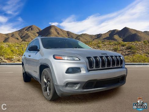 Used 2017 Jeep Cherokee Sport FWD image 5