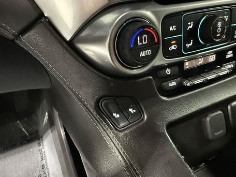 Used 2019 Chevrolet Suburban LT AWD/4WD image 23