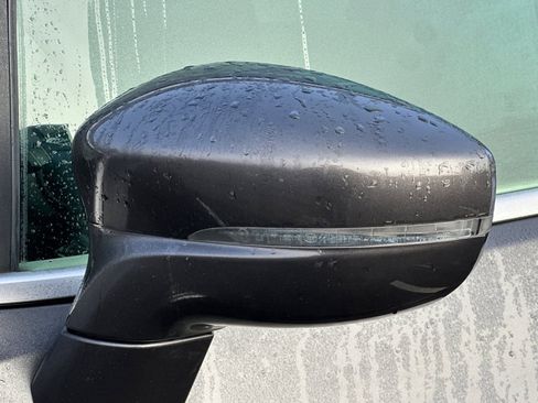 Used 2022 Chrysler Pacifica Touring-L image 54