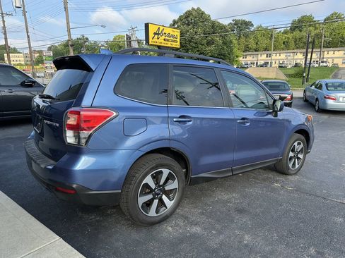 Used 2018 Subaru Forester 2.5i Limited AWD/4WD image 6